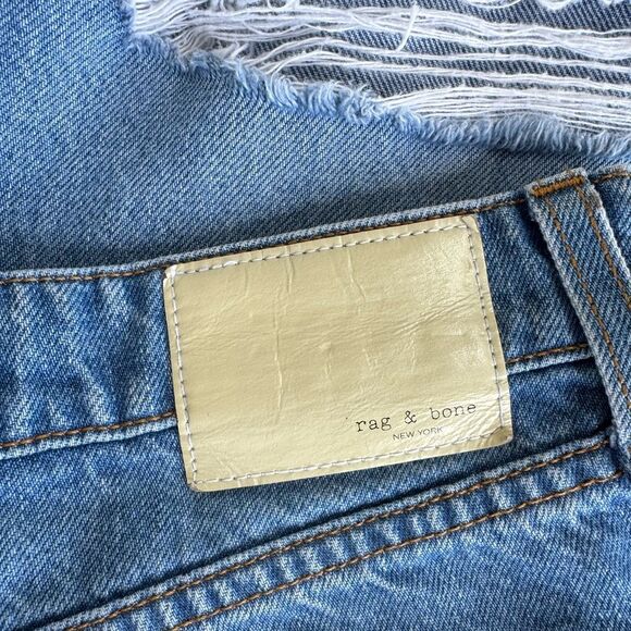 Rag & Bone Rosa Mid Rise Raw Hem Denim Shorts Size 27 Medium Wash Distressed - Picture 9 of 9